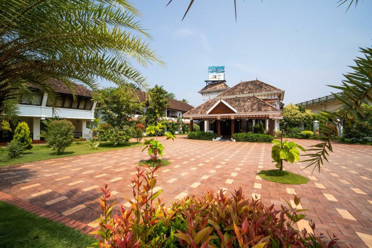 Nihara Resort&Spa Cochin Kochi Exterior foto